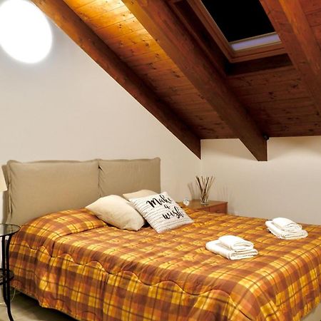 Attico Nel Cuore Delle Langhe - Free Parking Wi-Fi E Ac Alba  Exteriör bild